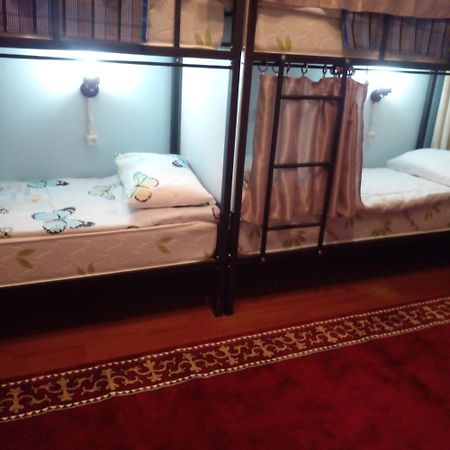 Aya Sofia Hostel Biskek Kültér fotó