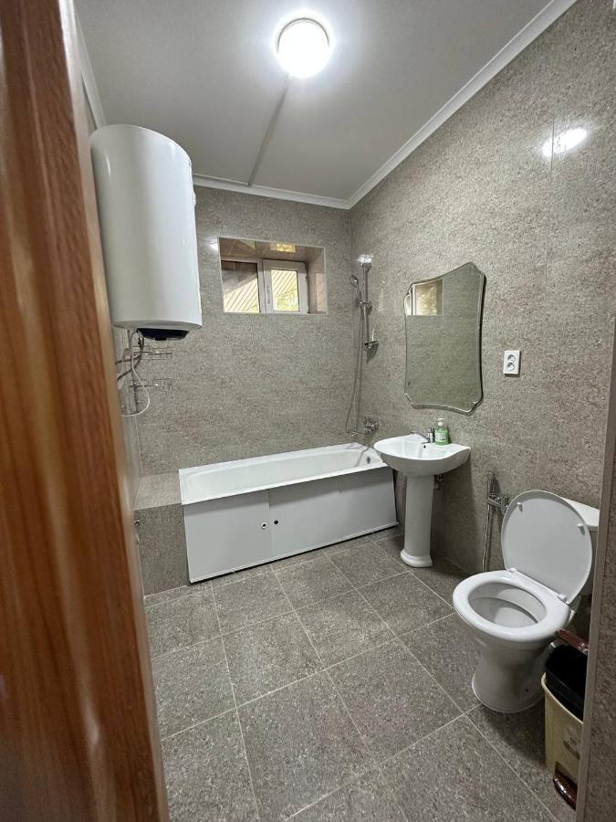Aya Sofia Hostel Biskek Kültér fotó