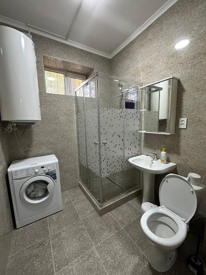Aya Sofia Hostel Biskek Kültér fotó