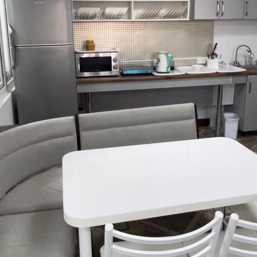 Aya Sofia Hostel Biskek Kültér fotó